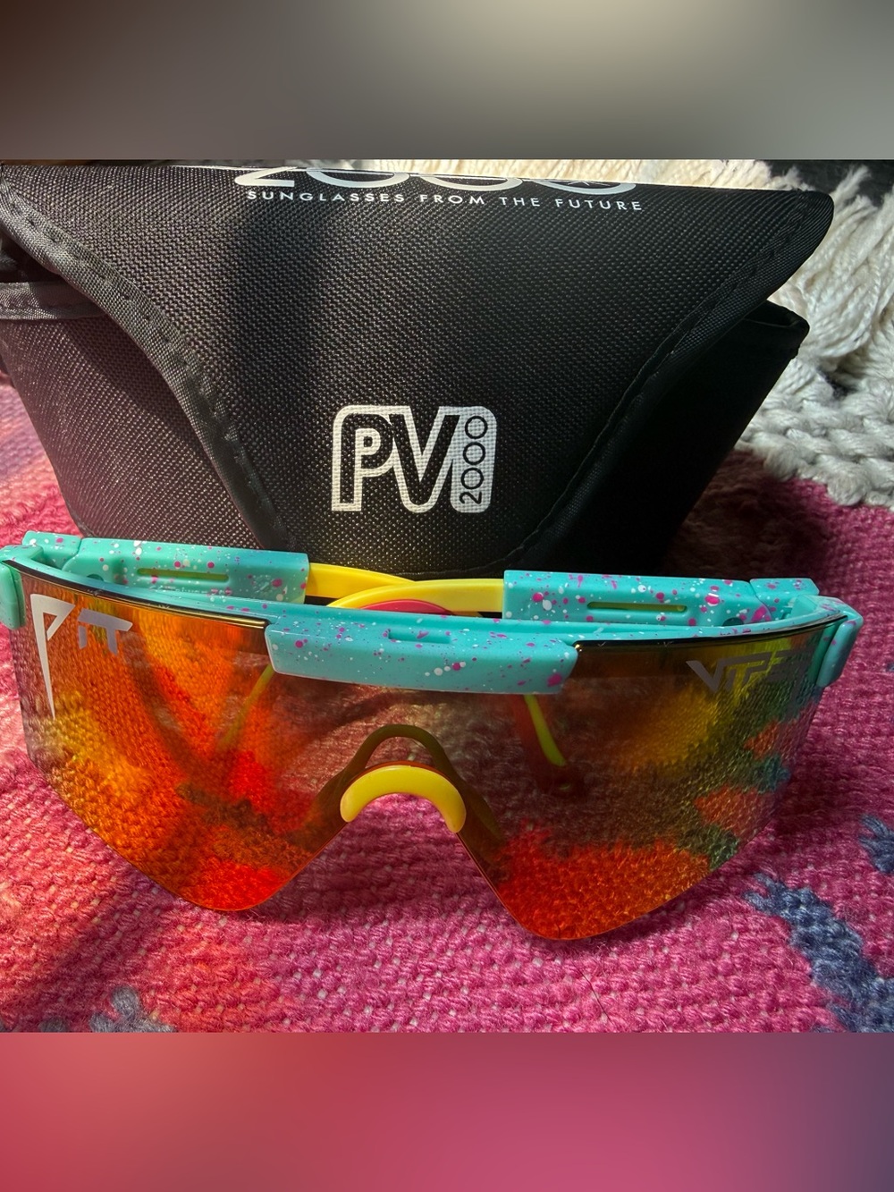 Pit Viper Unisex The Gobby 2000 Sunglasses - Teal Pink
Splatter w/ Pouch